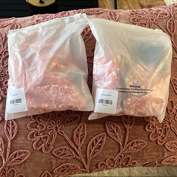 SKATIE brand new Flora print - Picture 2 of 8